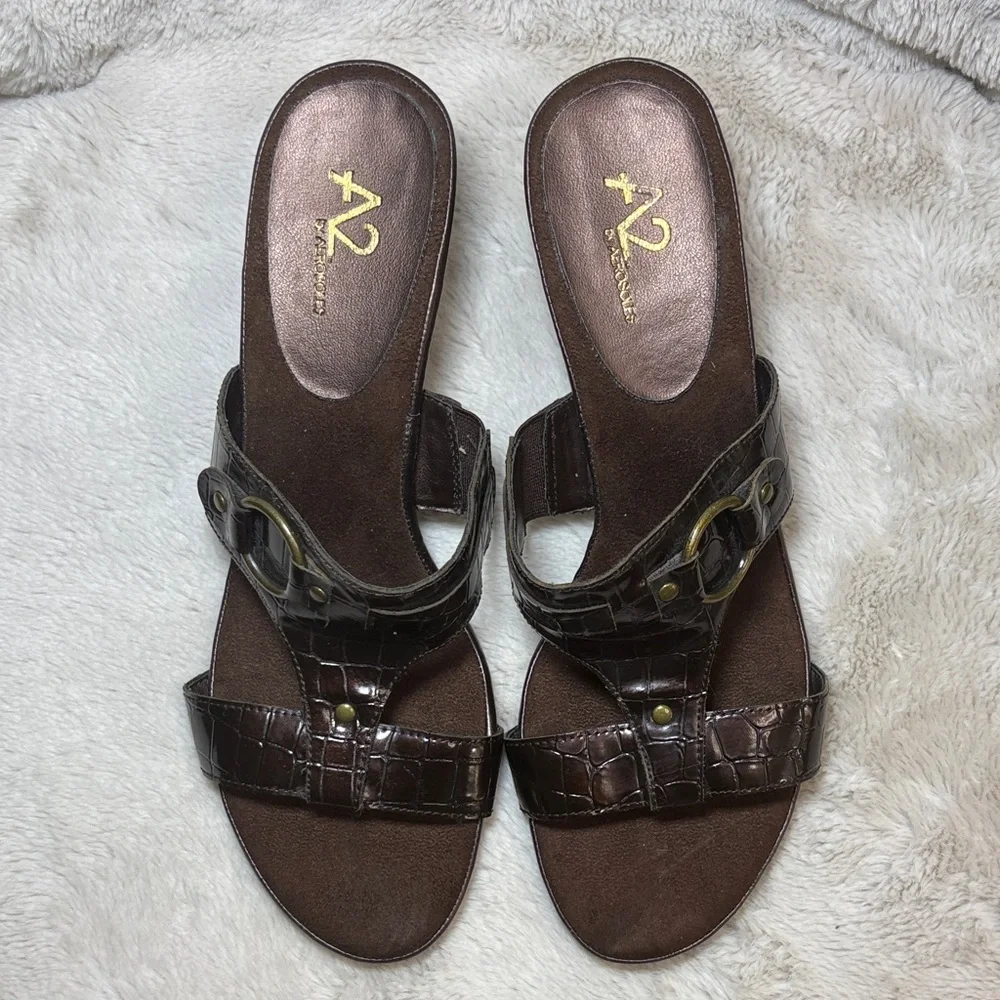 A2 By Aerosoles Brown Croc-Embossed Heels Size 9.5